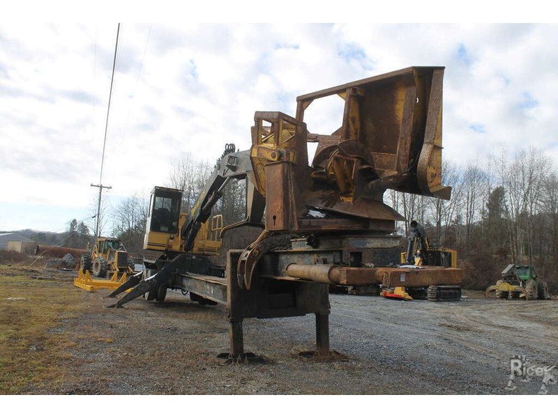 2005 Tigercat 240B Log Loader